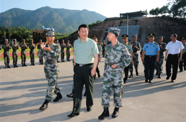 习近平主席看望慰问驻福建部队官，喜迎八一建军节