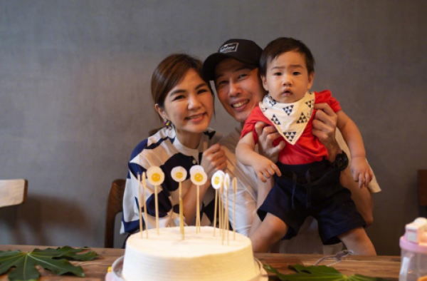 张馨予宣布结婚新郎曝光，新郎竟不是富二代