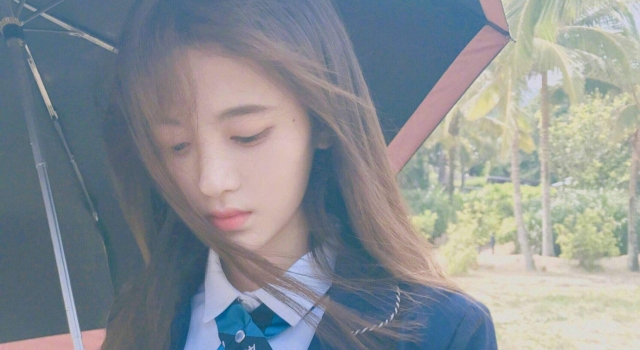 鞠婧祎最新机场街拍照曝光，是清新美少女没错了