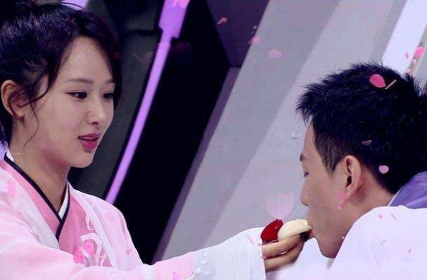 秦俊杰杨紫分手  难道八月有毒真是分手季？