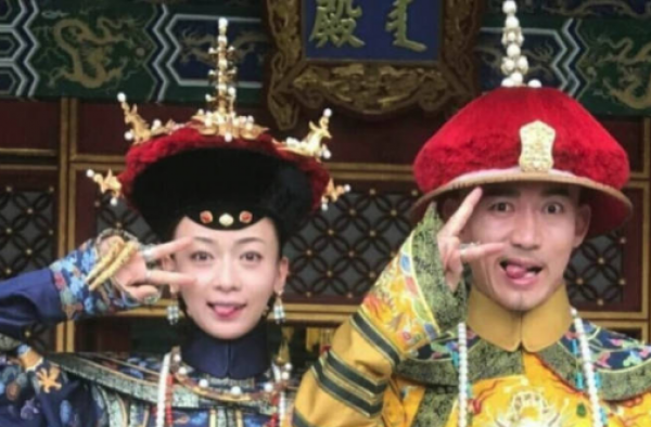 璎珞模仿嘉嫔纯妃 这小把戏能如愿撩得皇帝心吗？