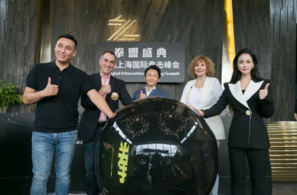 冉莹颖任WBC主席 名气可能将超过邹市明 是厉害的角色