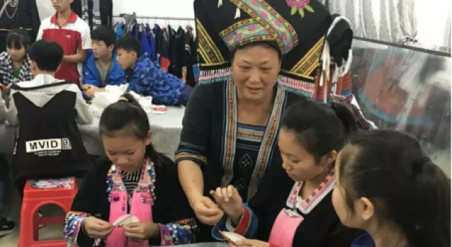 87个孩子20个考入北大清华 背后是同一个妈妈