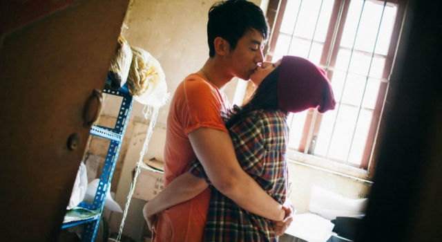 朱亚文我和老婆亲的很用力 晒夫妻床照配文妥妥的老司机