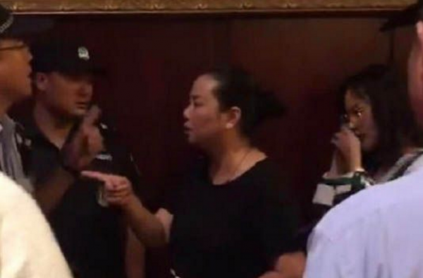 王思聪diss网红saya殴打孕妇 娱乐圈纪委diss网红大快人心