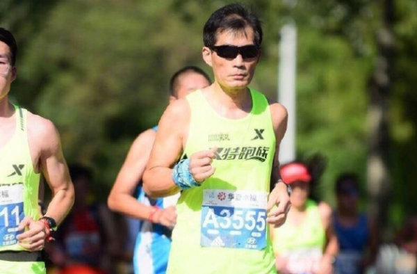 北马咸猪手 参加马拉松比赛难道是为了结交异性吗?