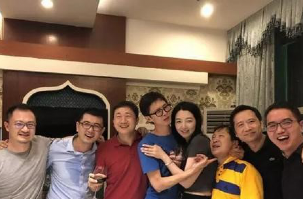 饭局女当事人回应 饭局背后隐藏着怎样的内幕？