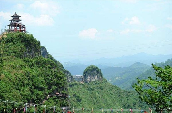 国有景区门票降价 你选择在家睡觉还是去高速上堵车？