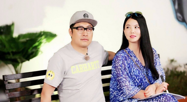 王岳伦辟谣出轨传闻 多年来真的靠老婆吗?