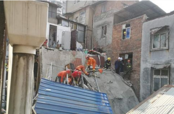 武汉民房坍塌怎么回事?现场有无人员伤亡?