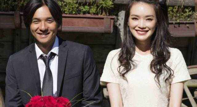 冯德伦夫妇合体罕见秀恩爱 低调甜蜜撒狗粮