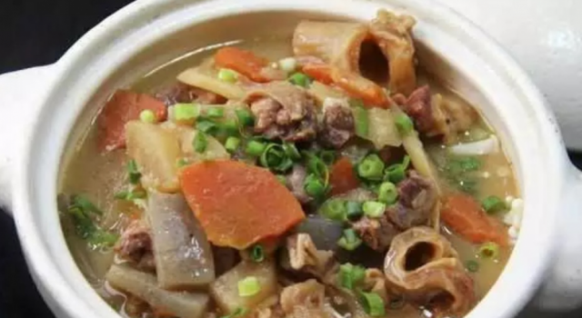 雪乡旅游热 不光景色美东西还好吃 东北美食攻略看过来
