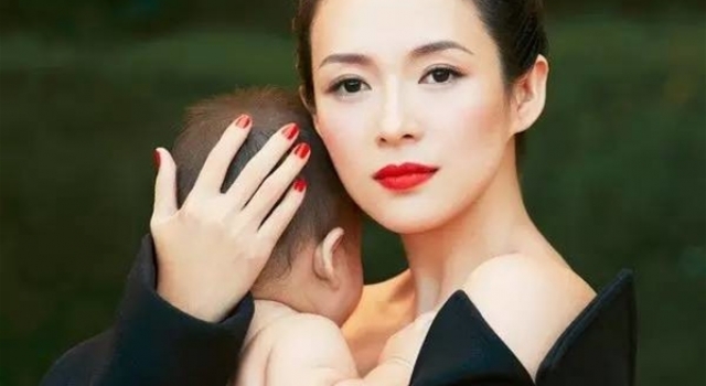 章子怡带女儿醒醒录制节目 大女儿改口叫妈 大女儿和李嫣关系曝光