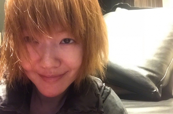 小s撞脸黄毛 发型凌乱形象全无！原因竟是这个？