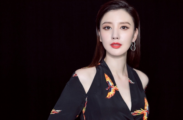 张萌拍戏流产，是敬业还是进组养胎?