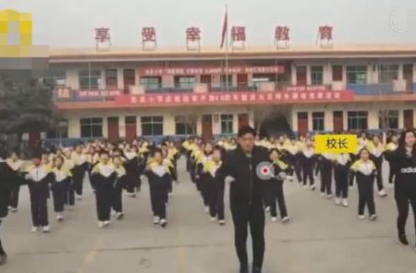 校长带学生跳鬼步怎么回事？校长的用心良苦令人感动
