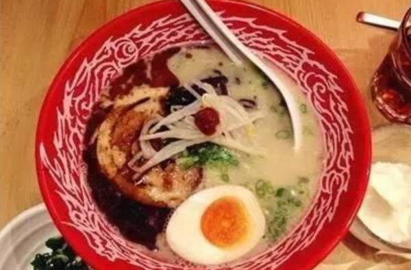 明星饭店味道怎么样？明星的饭店也是美食满满的
