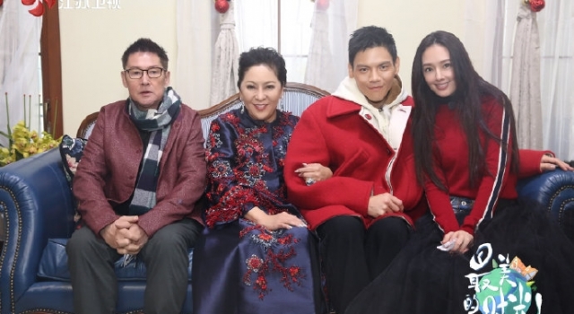郭碧婷向佐牵手 节目相亲成功？向太亲口认证很满意！