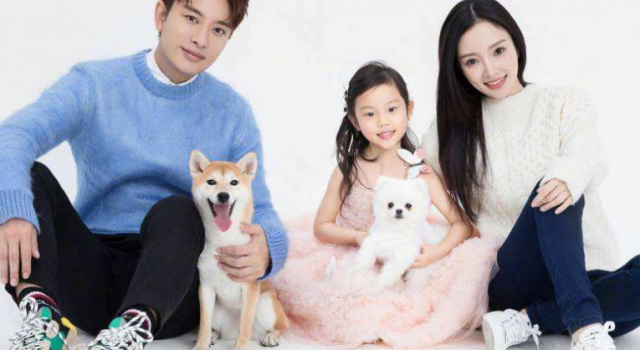 李小璐女儿甜馨 终于放心了 似乎未受到离婚风波影响