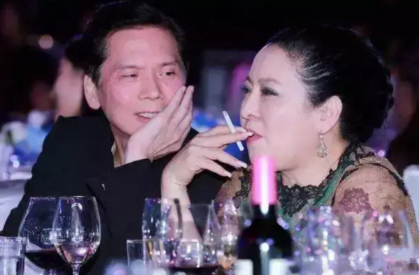 向佐郭碧婷感情稳定多是向太助力 向太究竟有何背景？