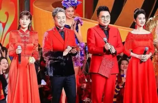 北京春晚收视六连冠 无人主持本是无奈之举