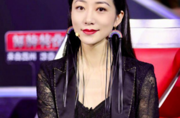 韩雪假唱道歉！称父亲突发心脏病，一夜未眠后失声！