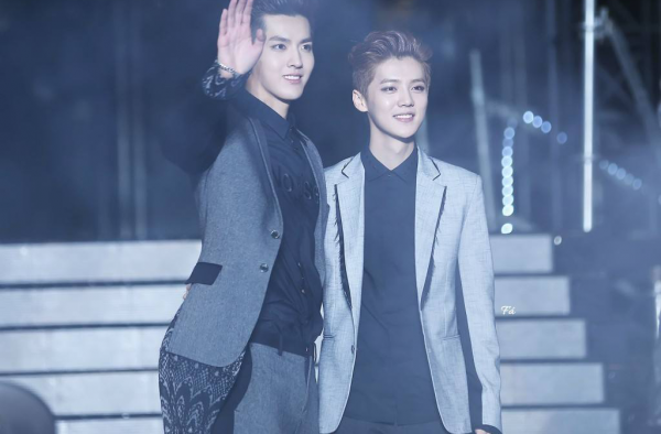鹿晗吴亦凡为黄子韬庆生  EXO归国四子张艺兴不合群？