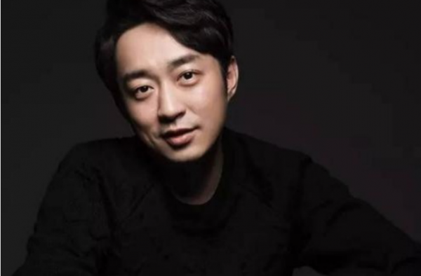 乔欣杨洋恋情被爆 经纪人贾士凯上热搜被骂 什么操作？