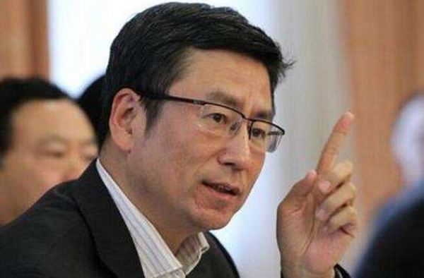白岩松连线刘欣 她可以提问 但她选择不提问！