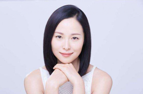 罗红前妻否认被江一燕插足  表示网传纯属无事生非