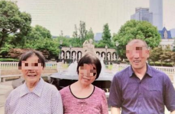 一家5人出游1人还 老人遗体被藏冰柜 疑问重重