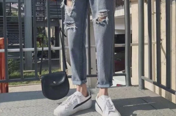最经典时尚的休闲运动鞋 满足你日常生活中的所有需要