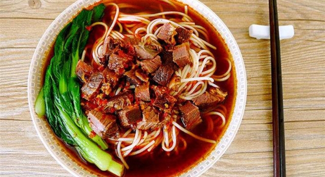 牛肉面的做法 牛肉选材是第一步 熬汤才是这碗面的精华