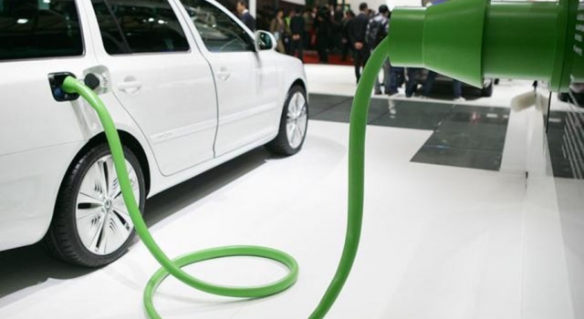 新能源汽车9月只卖了8万辆 成为笑话 网友：不凉才奇怪