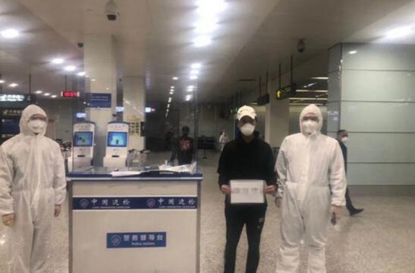 网上逃犯请求回国投案 保命要紧 网友：不愧是疫外收获