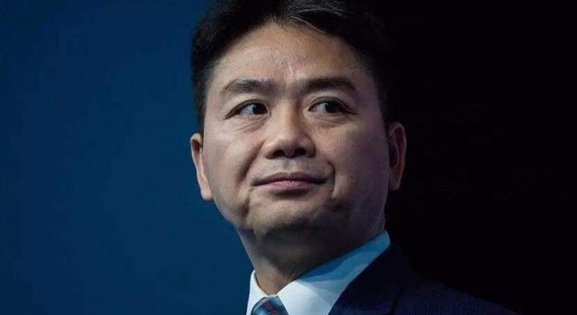 刘强东卸任京东法定代表 网友：垂帘听政最舒服