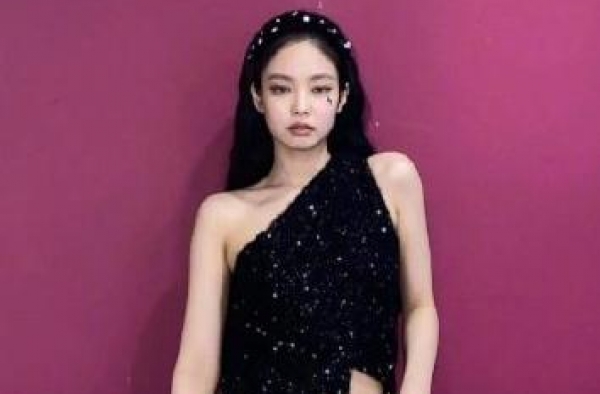 演员金智秀上线，确认出演《雪滴花》，郑秀晶与SM解除十年合约