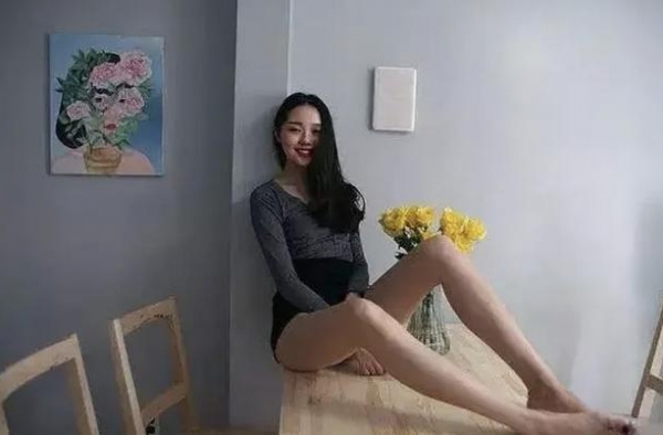 她黑历史众多，却嫁入豪门当贵妇，参加明星晚宴，简直是小邓文迪