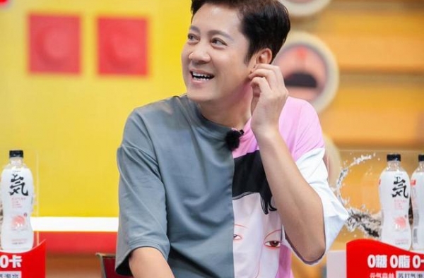 《元气满满的哥哥》杨洋队太拼了，王鹤棣西瓜头宋轶假发被扯翻