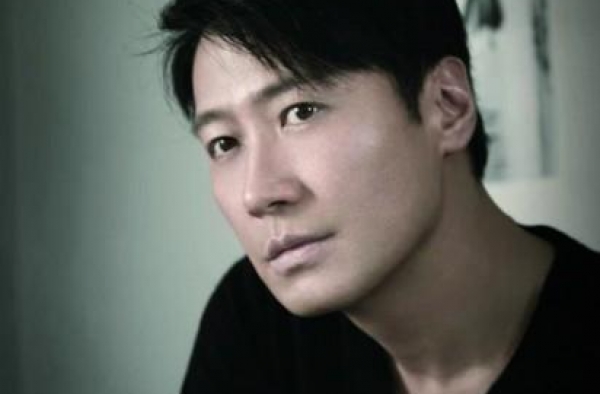 悲情的黎明：错过李嘉欣，后放弃舒淇，最后选择其貌不扬的助理
