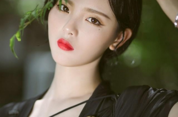 违规女孩开启“疯狂星期天”（今日工作行程汇总）