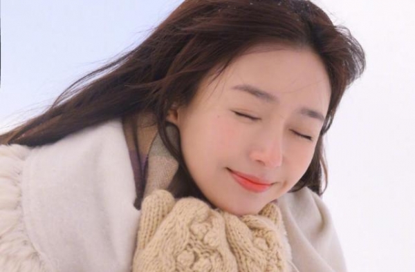 白月光皇后秦岚：与黄晓明热恋帮陆川渡过难关，翻红也无人敢娶