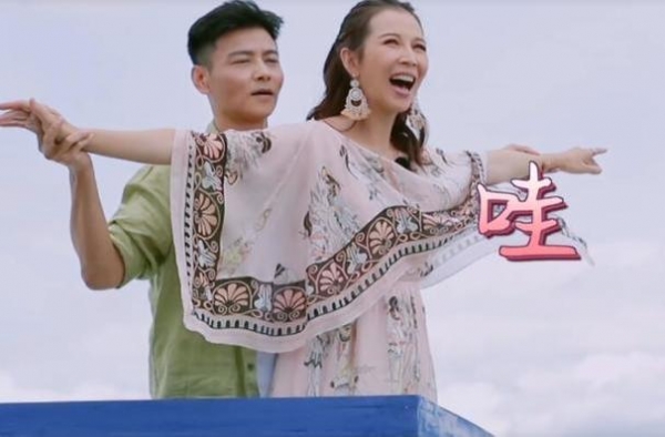 重演泰坦尼克号，其他夫妻都走搞笑路线，看到吉娜郎朗，我羡慕了