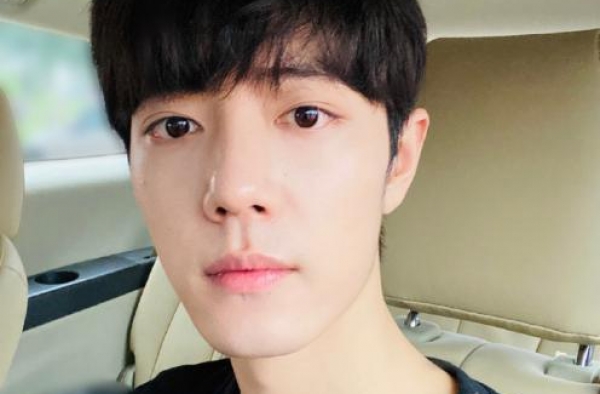 30岁肖战被叫老男人！《王牌》拍摄现场嘟嘟嘴卖萌，却被嘲恶心