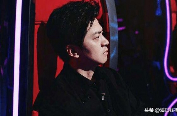 李健自曝去香港，不住酒店就住谢霆锋家中，说出理由全场爆笑