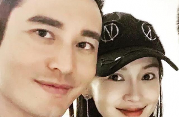 多次传婚变，黄晓明baby穿情侣装秀恩爱，表白我爱你击破谣言