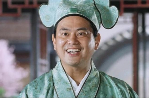 他上亿豪宅遭曝光！庭院豪华泳池面积大，顶层至少容纳上百人