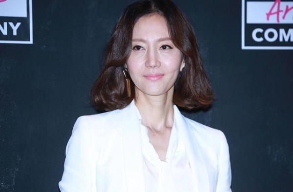 情商无敌高小英：撬走廉晶雅10年初恋，大晒贵妇奢华生活
