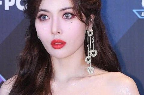 性感女神金泫雅生病已5年？连续工作14年无休，多次在舞台晕厥