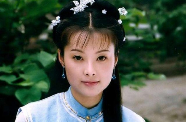 袁立近照曝光，杜小月不再有，却从此多了一个蓬头垢面的公益人